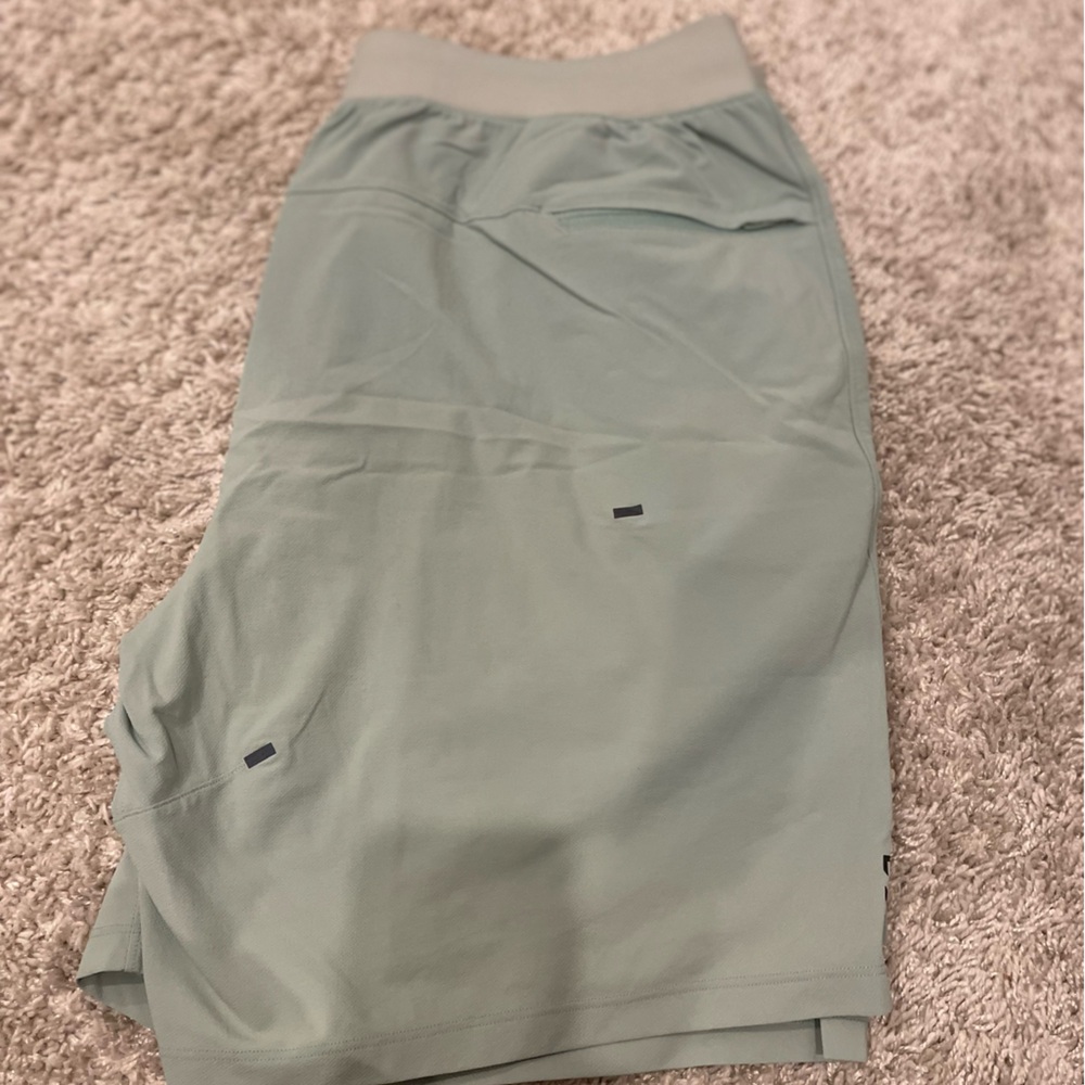 lululemon athletica Men's Shorts in Sage Green